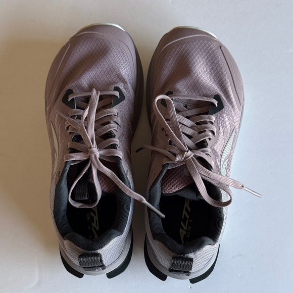 Altra Lone peak 9 trail sneakers women’s 8 purple EUC - Picture 2 of 7